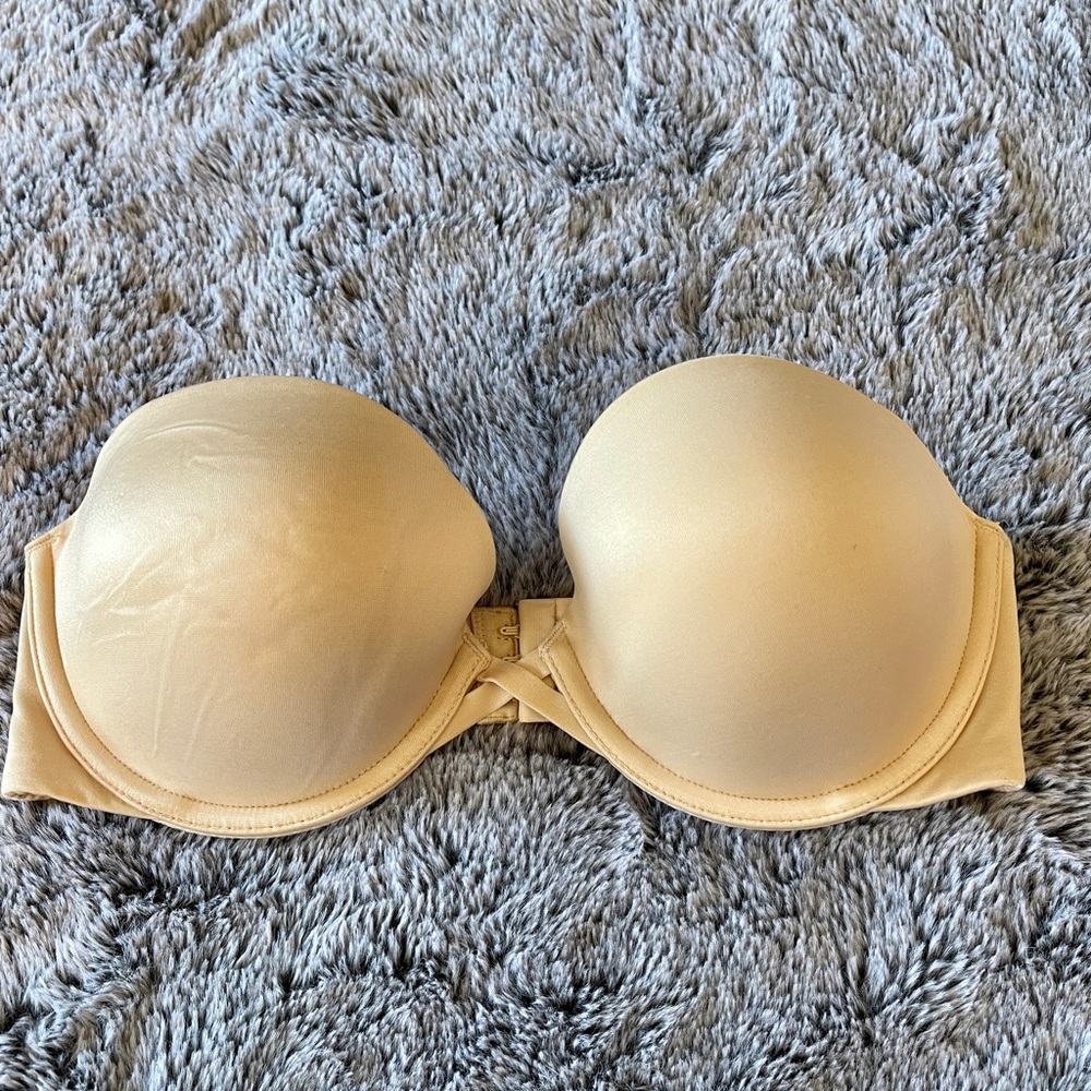 Strapless bra nude